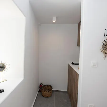 Avli Apartment